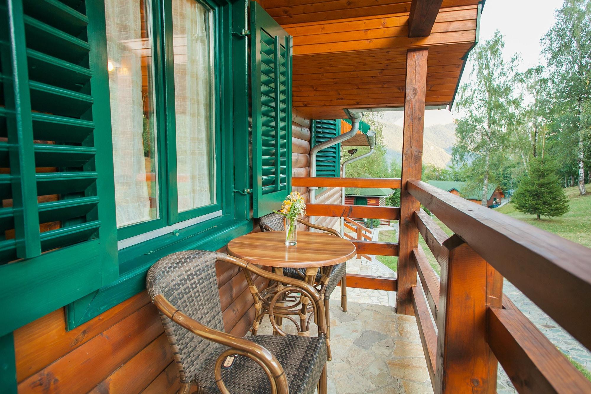 Hotel & Resort Gacka Мойковац Екстер'єр фото