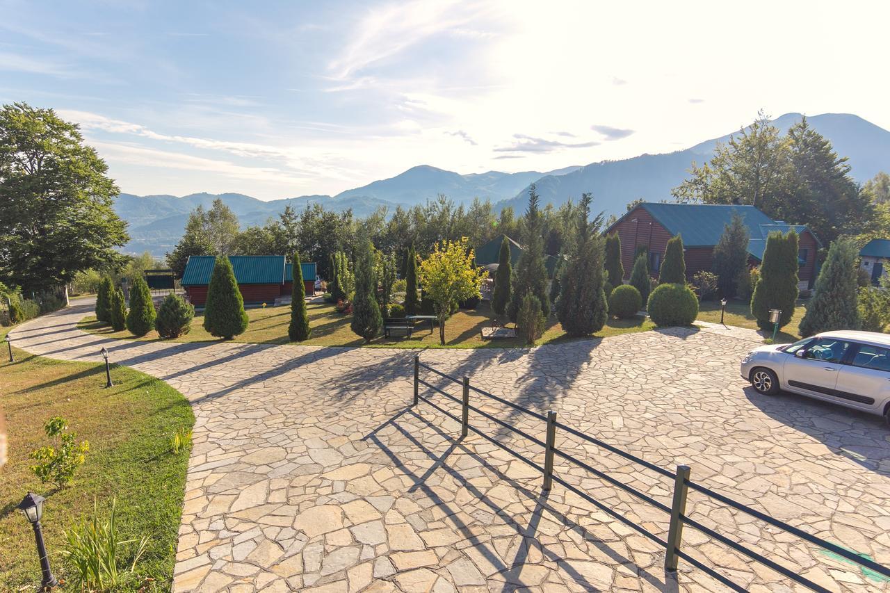 Hotel & Resort Gacka Мойковац Екстер'єр фото