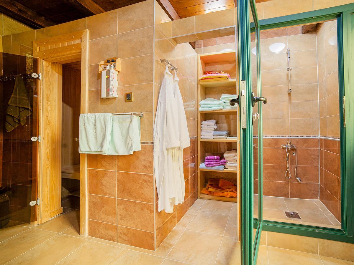 Hotel & Resort Gacka Мойковац Екстер'єр фото