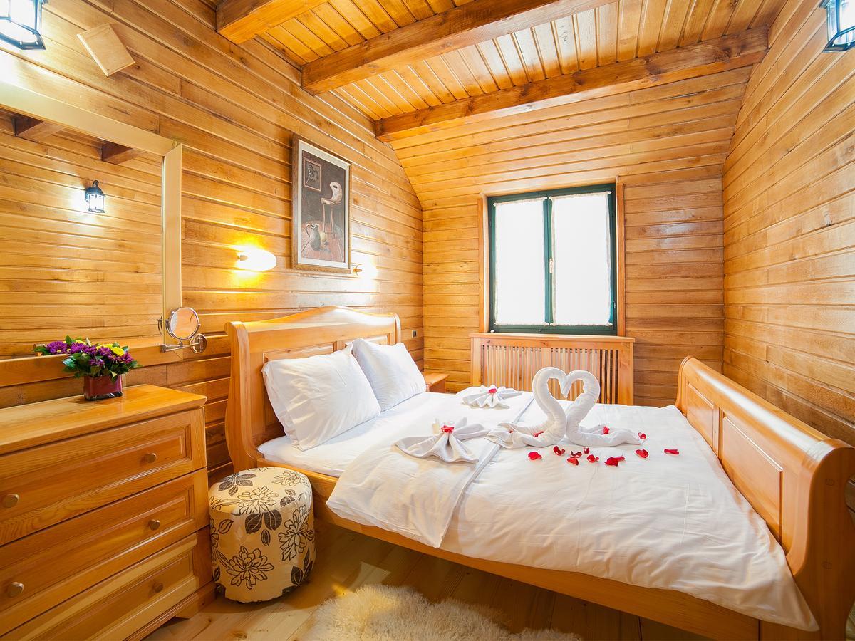 Hotel & Resort Gacka Мойковац Екстер'єр фото