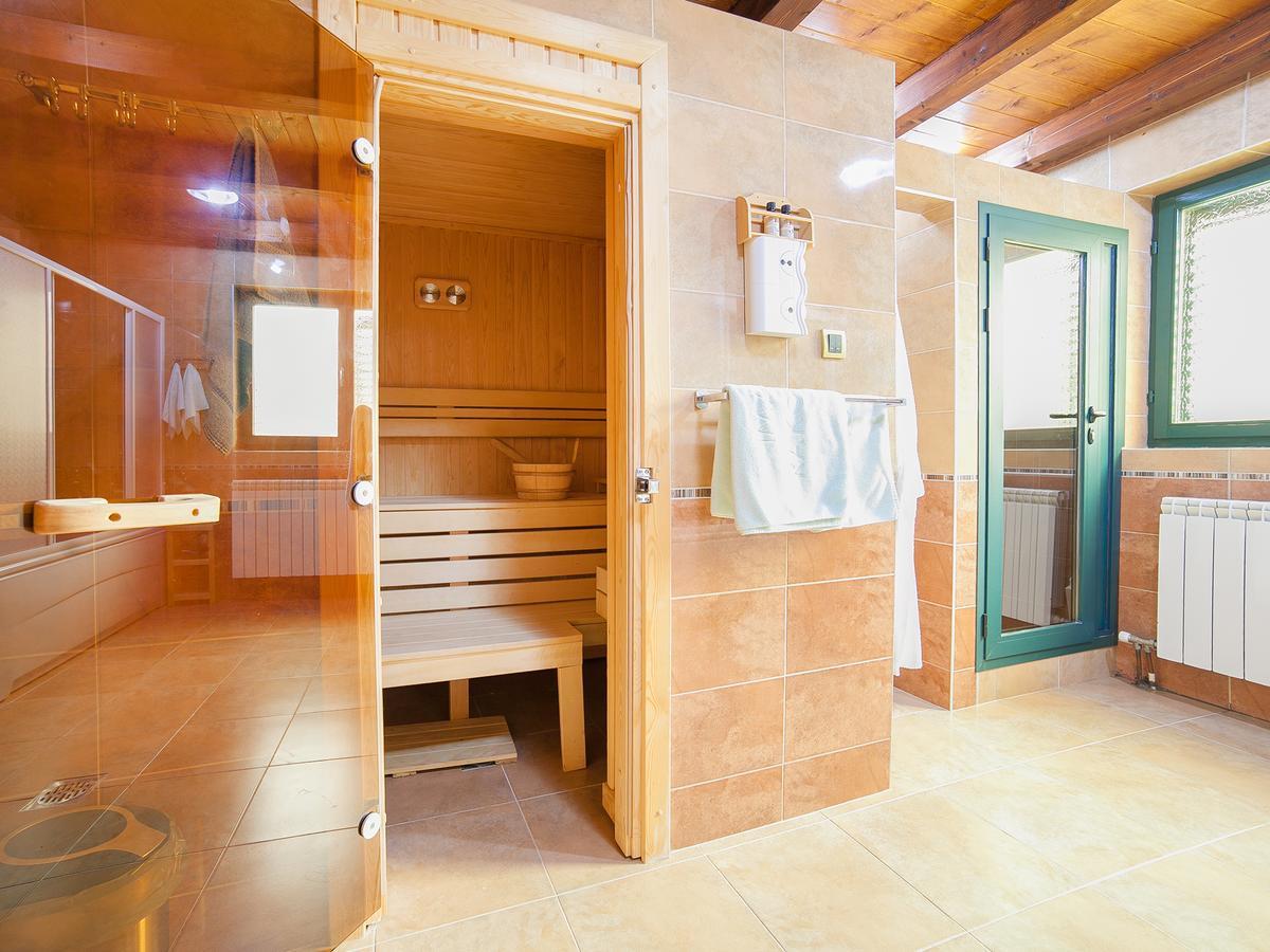 Hotel & Resort Gacka Мойковац Екстер'єр фото