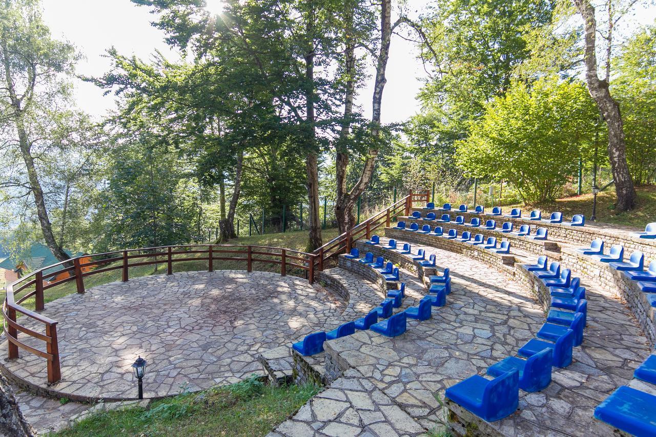 Hotel & Resort Gacka Мойковац Екстер'єр фото