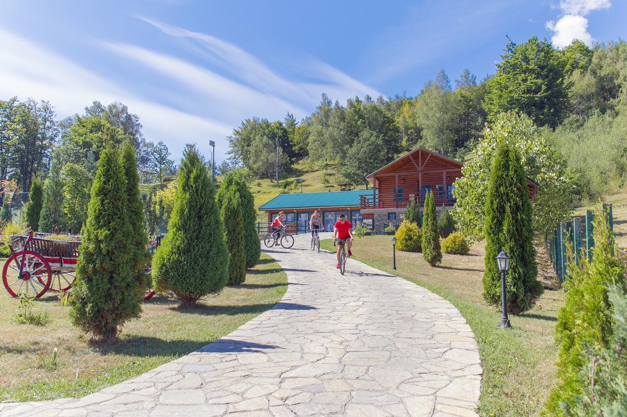 Hotel & Resort Gacka Мойковац Екстер'єр фото