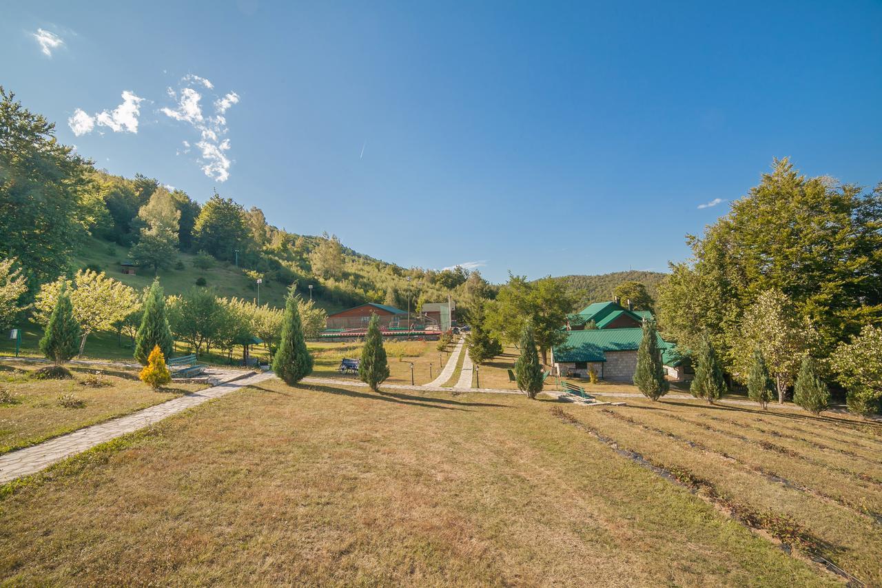 Hotel & Resort Gacka Мойковац Екстер'єр фото