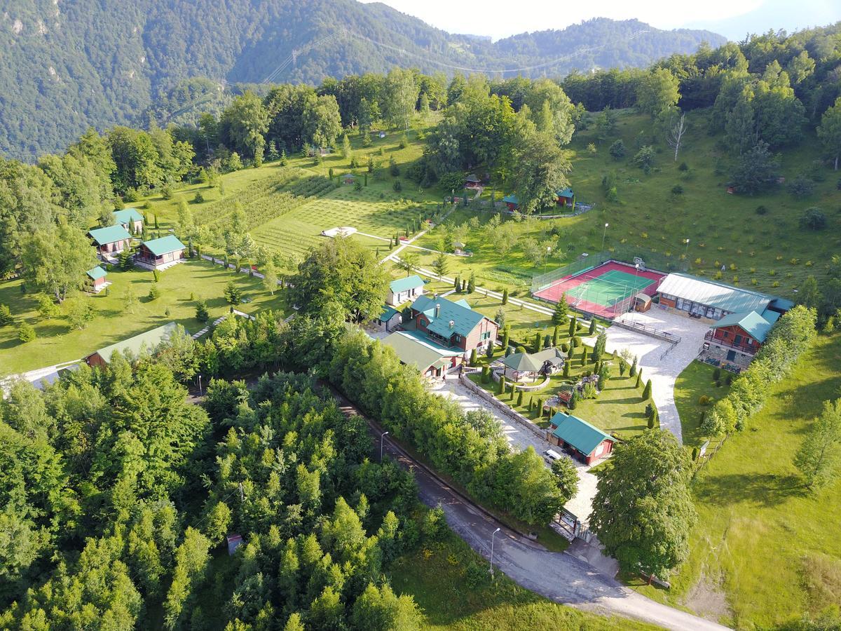Hotel & Resort Gacka Мойковац Екстер'єр фото